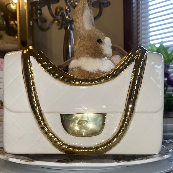 Handbags - White Ceramic Quilted-Style HANDBAG!